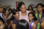 with the first lady of Mozambique in Parel, Mumbai on 11th Nov 2011 (10).JPG